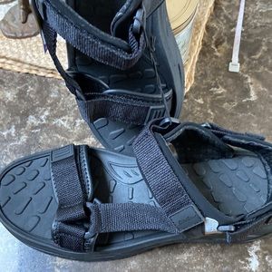 Eddie Bauer sandals Quincy Black sz 11M nwt summer